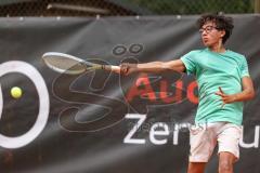 Tennis Ingolstadt Jugend Stadtmeisterschaft; Elio Sayeed Malik (türkises Shirt) RW Ingolstadt gewinnt gegen Benedikt Deger (graues Shirt) TC Künzing