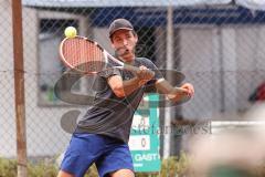 Tennis Ingolstadt Jugend Stadtmeisterschaft; Elio Sayeed Malik (türkises Shirt) RW Ingolstadt gewinnt gegen Benedikt Deger (graues Shirt) TC Künzing