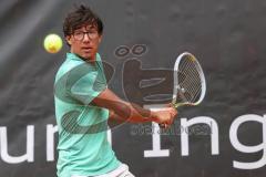 Tennis Ingolstadt Jugend Stadtmeisterschaft; Elio Sayeed Malik (türkises Shirt) RW Ingolstadt gewinnt gegen Benedikt Deger (graues Shirt) TC Künzing