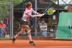 Porsche Zentrum Ingolstadt Tennis Cup - 1. Siegerin der Frauen Paar Laura Ioana - TC Aschheim -  Foto: Jürgen Meyer