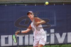 Tennis Ingolstadt Jugend Stadtmeisterschaft; Leopold Spörer (blaues Shirt) gewinnt gegen Henry Hampe (weisses Shirt) vom STC RW Ingolstadt