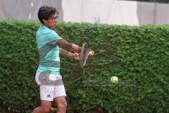 Tennis Ingolstadt Jugend Stadtmeisterschaft; Elio Sayeed Malik (türkises Shirt) RW Ingolstadt gewinnt gegen Benedikt Deger (graues Shirt) TC Künzing