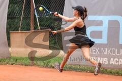 Tennis Ingolstadt Jugend Stadtmeisterschaft; Luisa Jung (blaues Shirt) gewinnt gegen Lucia Milocco Andres (schwarzes Shirt), beide STC Rot-Weiß Ingolstadt