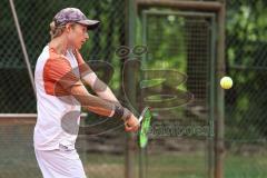 Tennis Ingolstadt Jugend Stadtmeisterschaft; Leopold Spörer (blaues Shirt) gewinnt gegen Henry Hampe (weisses Shirt) vom STC RW Ingolstadt