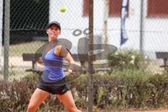 Tennis Ingolstadt Jugend Stadtmeisterschaft; Luisa Jung (blaues Shirt) gewinnt gegen Lucia Milocco Andres (schwarzes Shirt), beide STC Rot-Weiß Ingolstadt