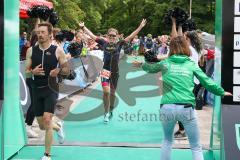 Triathlon Ingolstadt 2022 - Olympische Distanz Frauen - 1. Siegerin SCHNEIDER Katja - Spiridon Frankfurt - mit einer Zeit von 2:21:37 - Foto: Jürgen Meyer