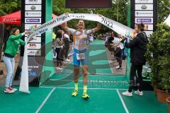 Triathlon Ingolstadt 2022 - Olympische Distanz - 1. Sieger WITTMANN Andreas - TSV Gaimersheim - mit einer Zeit von 2:01:09 - Foto: Jürgen Meyer