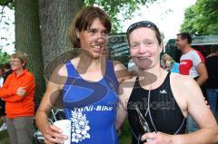 Triathlon Ingolstadt 2010 - Heike Funk und Birgit Nixdorf im Ziel