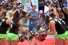 Triathlon Ingolstadt 2012 - 3.Platz Olympische Distanz Michael Göhner im Ziel