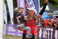 Triathlon Ingolstadt 2012 - Freude Emotionen im Ziel