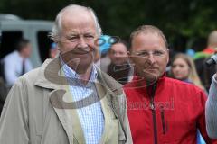 Triathlon Ingolstadt 2012 - Bürgermeister Sepp Misslbeck gab das Startzeichen mit dem Sportamtchef Martin Diepold