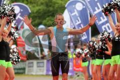 Triathlon Ingolstadt 2012 - Dir Sieger Mitteldistanz Jan Raphael allein auf der Strecke und mit Riesenvorsprung im Ziel