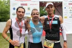 Triathlon Ingolstadt 2012 - Die Sieger Mitteldistanz von links 3. Josef Diensthuber mitte Jan Raphael und rechts 2. Ralf Preissl