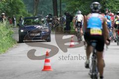 Triathlon Ingolstadt 2014 - Baggersee - Das Führungsfahrzeug für Faris Al Sultan