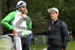 Triathlon Ingolstadt 2014 - Baggersee - Topathleten im Gespräch vor dem Start, Faris Al Sultan und rechts Jan Raphael