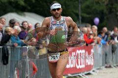 Triathlon Ingolstadt 2014 - Baggersee - Faris Al Sultan nach den ersten 5 km auf der Laufstrecke