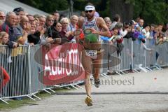 Triathlon Ingolstadt 2014 - Baggersee - Faris Al Sultan nach den ersten 5 km auf der Laufstrecke