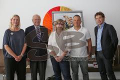 Pressekonferenz - Triathlon Ingolstadt 2015 - Bettina Neisen links Kids for Run - Sepp Mißlbeck , 3. Bürgermeister IN - Veranstalter Triathlon Gerhard Budy 2. vo rechts - Mathias Zöll Geschäftsf. rechts, Deutsche Triathlon Union - Foto: Marek Kowalski