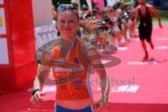 Triathlon Ingolstadt 2016 - Baggersee Ingolstadt - Zieleinlauf Emotion Cheerleader Stimmung, Olympische Distanz Freude, Gabi Paulig