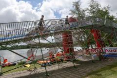 Triathlon Ingolstadt 2016 - Baggersee Ingolstadt - Laufstrecke mit gebauter Brücke für den Wasserausstieg