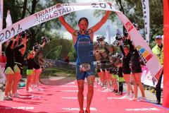 Triathlon Ingolstadt 2016 - Baggersee Ingolstadt - Zieleinlauf Emotion Cheerleader, Sieger Nicolas Daimer Olympische Distanz