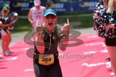 Triathlon Ingolstadt 2016 - Baggersee Ingolstadt - Zieleinlauf Emotion Cheerleader Stimmung, Olympische Distanz Freude