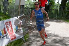 Triathlon Ingolstadt 2016 - Baggersee Ingolstadt  - Sieger Nicolas Daimer Olympische Distanz beim Zieleinlauf - Foto: Jürgen Meyer