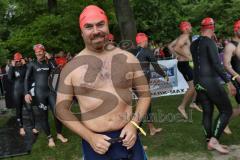 Triathlon Ingolstadt 2016 - Baggersee Ingolstadt - Bundestagsabgeordnete als Staffelteam Zeugen Seehovas, Schwimmer Florian Peter Hahn