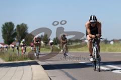 Triathlon Ingolstadt -2017  Baggersee - Mitteldistanz - Olympische Distanz - Fahrrad Rennen, gesperrte Strassen
