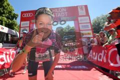 Triathlon Ingolstadt -2017  Baggersee - Olympische Distanz Siegerin Luisa Moroff Jubel Zieleinlauf