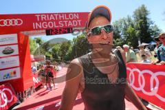 Triathlon Ingolstadt -2017  Baggersee - Olympische Distanz - Laufen - Zieleinlauf Ralf Schmiedeke