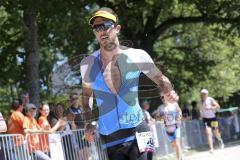 Triathlon Ingolstadt -2017  Baggersee - Olympische Distanz - Laufen - späterer Sieger Niclas Bock aus Köln