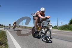 Triathlon Ingolstadt -2017  Baggersee - Mitteldistanz - Olympische Distanz - Fahrrad Rennen, gesperrte Strassen