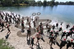 Triathlon Ingolstadt -2017  Baggersee - Olympische Disziplin - Schwimmen - Start in den Baggersee