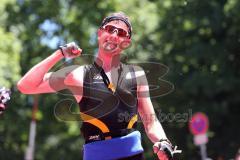 Triathlon Ingolstadt -2017  Baggersee - Zieleinlauf  Emotionen Glück