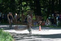 Triathlon Ingolstadt -2017  Baggersee - Mitteldistanz - Olympische Distanz - Fahrrad Rennen, gesperrte Strassen, Zuschauer