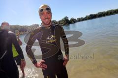 Triathlon Ingolstadt -2017  Baggersee - Olympische Disziplin - Schwimmen - Start - späterer Sieger Niclas Bock aus Köln
