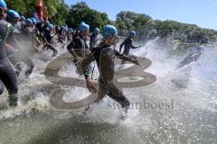 Triathlon Ingolstadt -2017  Baggersee - Olympische Disziplin - Schwimmen - Start in den Baggersee