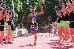 Triathlon Ingolstadt -2017  Baggersee - Olympische Distanz - Laufen - Dritter Markus Stöhr Emotion Zieleinlauf ESV Ingolstadt