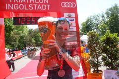Triathlon Ingolstadt 2019 - Tamara Hitz MRRC München 1. Siegerin Frauen Mitteldistanz mit einer Zeit von 4:28:38 - jubel - Foto: Jürgen Meyer