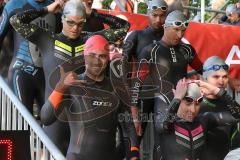 Triathlon Ingolstadt 2019 - Markus Stöhr ESV Ingolstadt Positiv Fitness , rote Kappe auf dem Weg zum Schwimmen - Foto: Jürgen Meyer