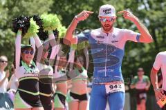 Triathlon Ingolstadt 2019 - Olympischen Distanz, Sieger Sebastian Mahr läuft ins Ziel