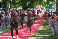 Triathlon Ingolstadt 2019 - Läufer auf dem weg in die Wechselzone - Foto: Jürgen Meyer