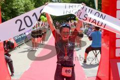 Triathlon Ingolstadt 2019 - Tamara Hitz MRRC München 1. Siegerin Frauen Mitteldistanz mit einer Zeit von 4:28:38 - jubel - Foto: Jürgen Meyer