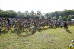 Triathlon Ingolstadt 2019 - Radfahrer in der Wechselzone - Foto: Jürgen Meyer