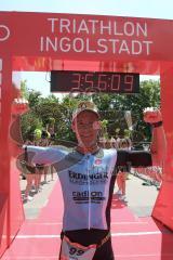 Triathlon Ingolstadt 2019 - 1. Sieger Tobias Heining Post SV Nürnberg mit der Zeit von 3:55:23 - jubel - Foto: Jürgen Meyer