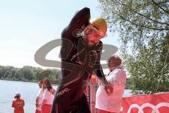 Triathlon Ingolstadt 2019 - Sebastian Mahr SC Delphin Ingolstadt steigt aus dem Wasser - Foto: Jürgen Meyer