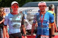 Triathlon Ingolstadt 2019 - rechts 2. Sieger Markus Stöhr blau ESV Ingolstadt Positiv Fitness mit einer Zeit von 4:01:03 - links 1. Sieger Tobias Heining Post SV Nürnberg mit der Zeit von 3:55:23 - Foto: Jürgen Meyer