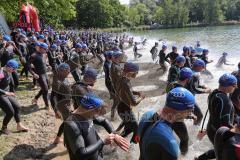 Triathlon Ingolstadt 2019 - Olympische Distanz, Schwimmen Start Impressionen Masse