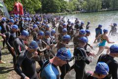 Triathlon Ingolstadt 2019 - Olympische Distanz, Schwimmen Start Impressionen Masse